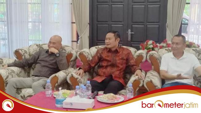 Istrinya Keok di Pilbup Lamongan 2020, Kini Eks Pj Sekdaprov Jatim Promosikan Anaknya Dampingi&nbsp;Yuhronur!