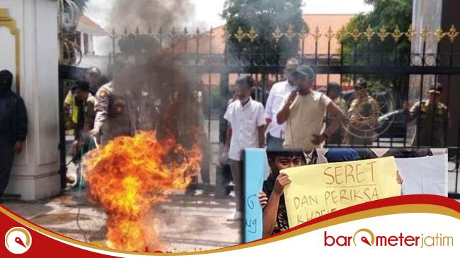 Demo Korupsi Hibah: KPK Jangan Hanya Obok-obok DPRD Jatim, Usut&nbsp;Khofifah-Emil!