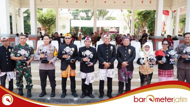 Si Jali dan Si Dura Dikirab di Lamongan, KPU Jatim Apresiasi Komitmen Bupati&nbsp;Yuhronur